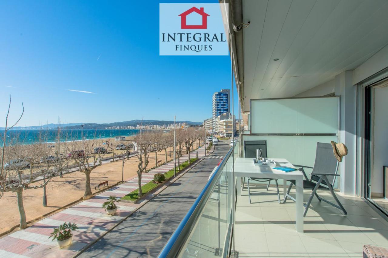 Palamos Beachfront Apartment מראה חיצוני תמונה